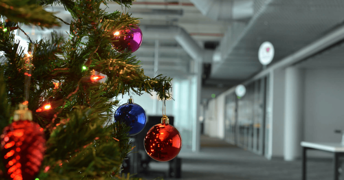 Pros and Cons of Moving Your Office Over the Holidays